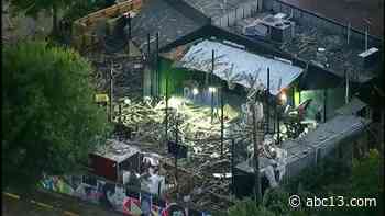 Authorities respond to Bar 5015 explosion on Houston's south side - KTRK-TV
