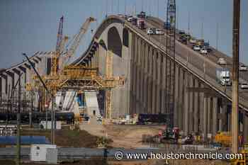 Houston Ship Channel bridge briefly closed so engineers could inspect ‘sliding’ of new span - Houston Chronicle
