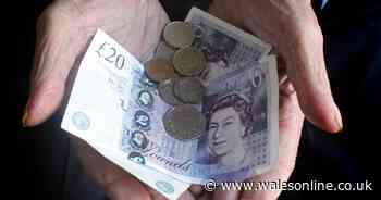 Universal Credit claimants 'risk debt and eviction' over long wait