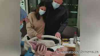 An Australian couple wanted to see surrogate baby’s birth in Saskatoon. COVID-19 couldn’t stop them.