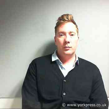 'If you see this man go into a pub or restaurant - call the police'