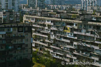 A Display of Informal Architecture: New Documentary on the Ukrainian Makeshift Balconies Phenomenon - ArchDaily