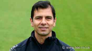 Vikram Solanki: Surrey appoint former batsman as head coach