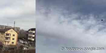 Researchers train drones to perform flips, rolls, and loops with AI