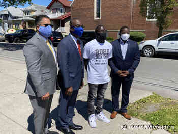 Buffalo teen gets job offer from Mayor Brown after protest clean up