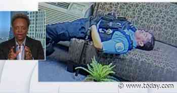 Chicago mayor: ‘No excuse’ for officers lounging in office during looting