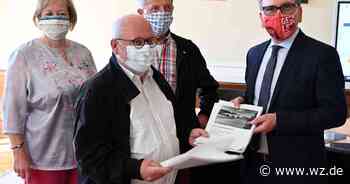 Forensik in Wuppertal: 2500 Unterschriften aus Ronsdorf an OB Mucke übergeben - Westdeutsche Zeitung
