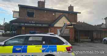 Vandals smash up pub before fleeing before police arrive