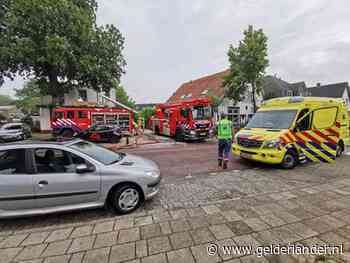 Zwaargewonde bij woningbrand in Renkum, hulpdiensten massaal aanwezig