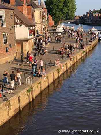 Council urge social distancing after crowds gather near riverbank