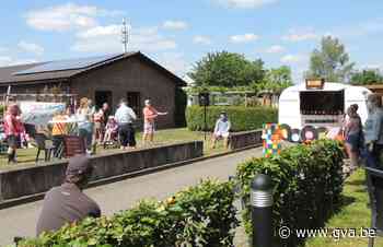 Retrokaravaan zorgt voor feest in De Regenboog - Gazet van Antwerpen