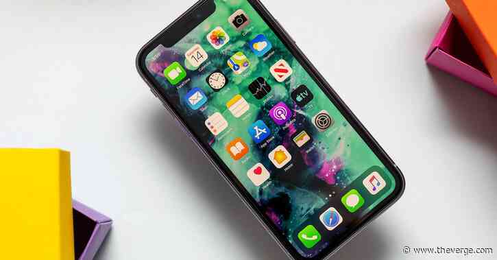 T-Mobile’s network is down and it’s affecting calls from Verizon and AT&T too