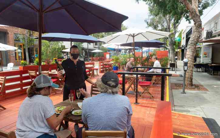 Promenade on Forest opens to spread out customers in Laguna Beach