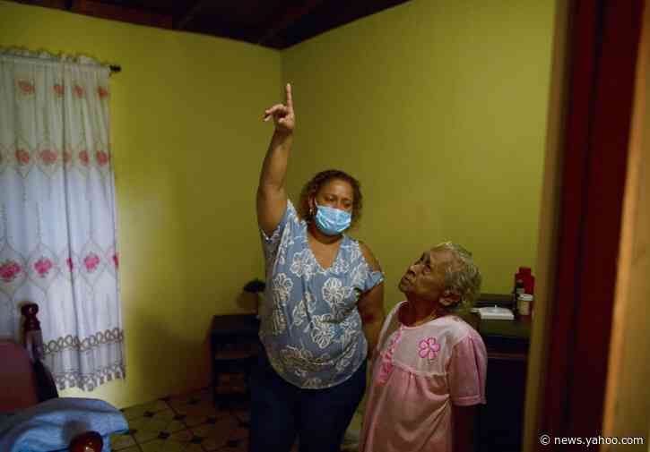 US officials visit Puerto Rico, oversee hurricane prep