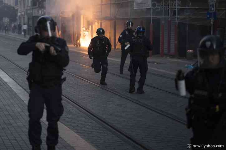 Under police pressure, France backs off ban on chokeholds