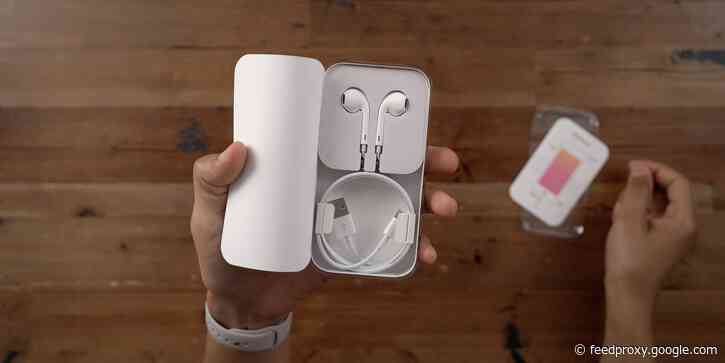 Another analyst believes Apple will not include EarPods with iPhone 12