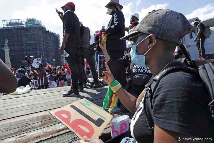 Streaming revolution: Protesters make point with viral clips