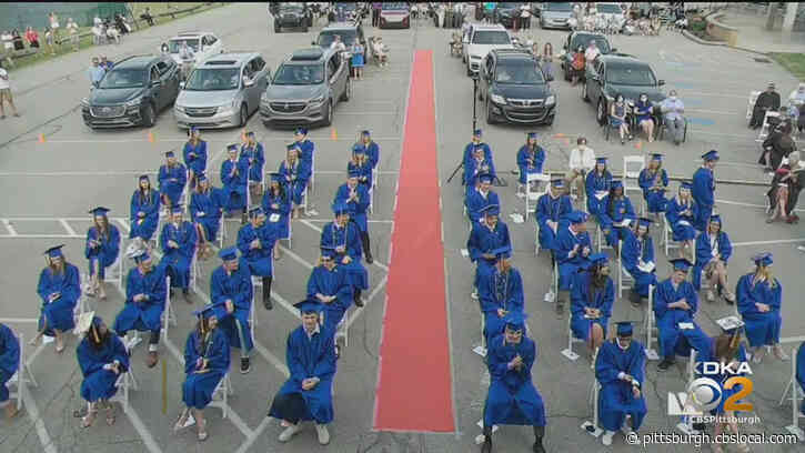 Vincentian Academy Holds Final Graduation Ceremony