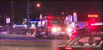 Seabrook police officer extricated after crash involving possible drunk driver