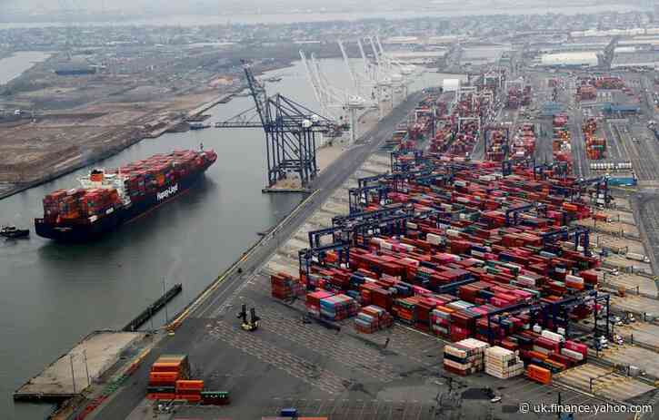 U.S. current account deficit edges down; COVID-19 curbs trade