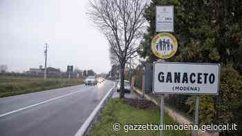 Modena, bloccano auto con anziani e li derubano - La Gazzetta di Modena