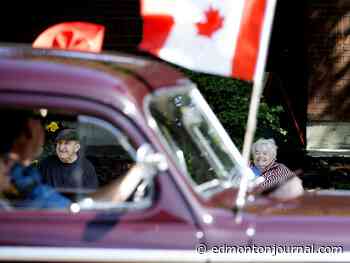 Vintage car parade supports seniors in Edmonton care home ahead of Father's Day - Edmonton Journal