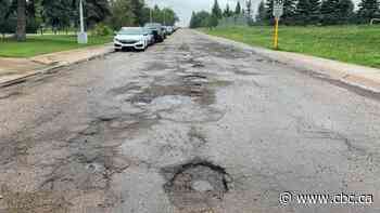 Quiet streets this year help Edmonton road crews fill more potholes - CBC.ca