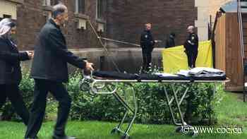 Man found dead between buildings in downtown Saskatoon early Saturday morning