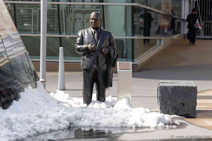 Whicker: Solution to statues is to quit building them