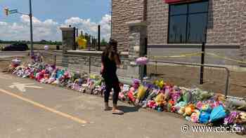 Makeshift memorial grows for mother, 3 children killed in Brampton crash
