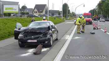Automobilist (47) gewond na kop-staartbotsing - Het Nieuwsblad