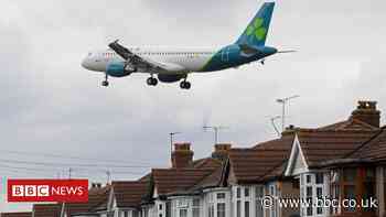 Aer Lingus to cut up to 500 jobs due to pandemic