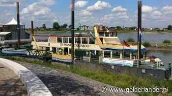 Consternatie op Pannenkoekenboot na lek; personeelsleden naar ziekenhuis