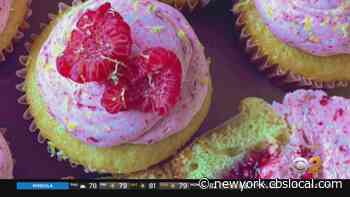 Executive Pastry Chef Tracy Wilk Spreads Joy With Bake It Forward Initiative - CBS New York