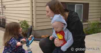 After miscarrying alone, Saskatoon mother questions hospital visitor restrictions - Globalnews.ca