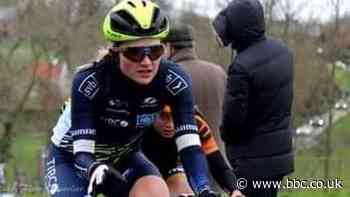 Leah Dixon: Welsh cyclist makes do with virtual reality victory