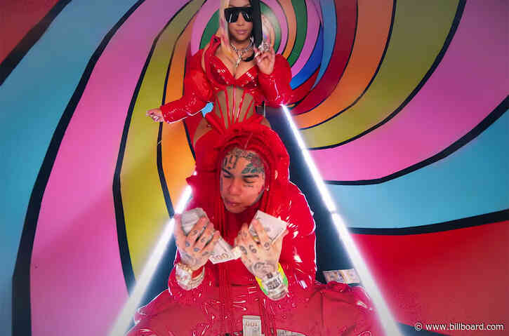 6ix9ine’s Fans & Nicki Minaj’s Barbz Praise Rappers’ Reign Atop the Billboard Hot 100 With ‘Trollz’