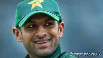 Pakistan's Shoaib Malik cleared to join England tour late after family reunion