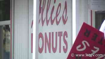 Rhode Island doughnut shop discontinues police and military discounts - WBTV