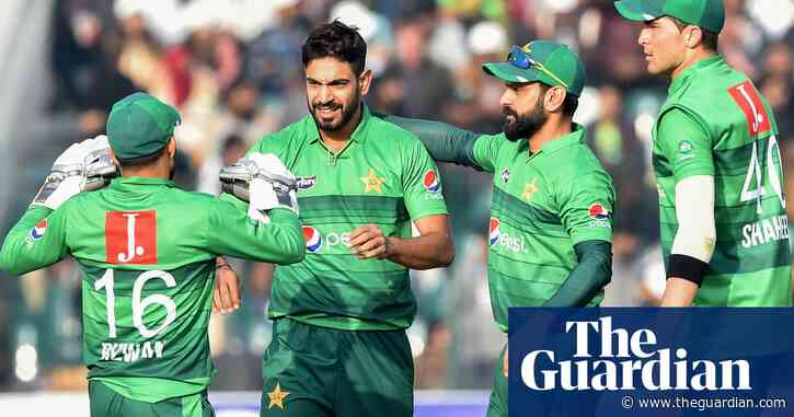 Ashley Giles confident Pakistan will travel to England despite positive tests