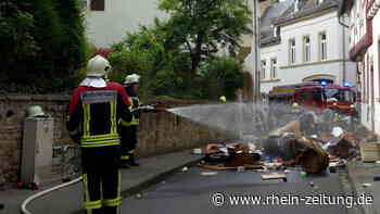 Brand brach in total vermüllter Wohnung aus – Großeinsatz in Meisenheim konnte Haus nicht retten - Rhein-Zeitung