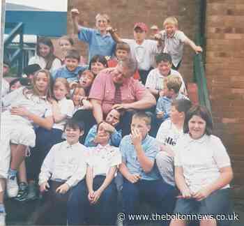 Tributes paid to former Crompton Fold Primary School head teacher