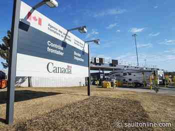 Asylum seekers continue to cross Canada-U.S. border despite shutdown