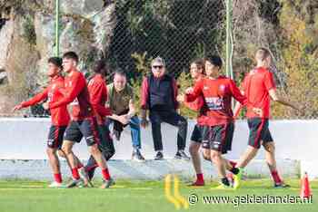 Aangeslagen FC Twente-scout Bleuming staat op straat: ‘Voelt als mes in mijn rug’