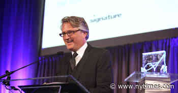 Founder of Virginia’s Signature Theater Steps Down