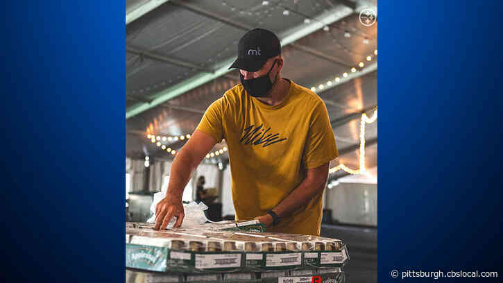 Pittsburgh Steelers QB Ben Roethlisberger, TE Vance McDonald Pack Up Food For Families In Need