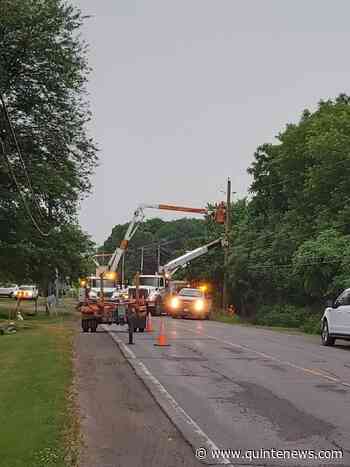 TRAFFIC ALERT: Firefighters and hydro crews on scene at Rednersville Road - Quinte News