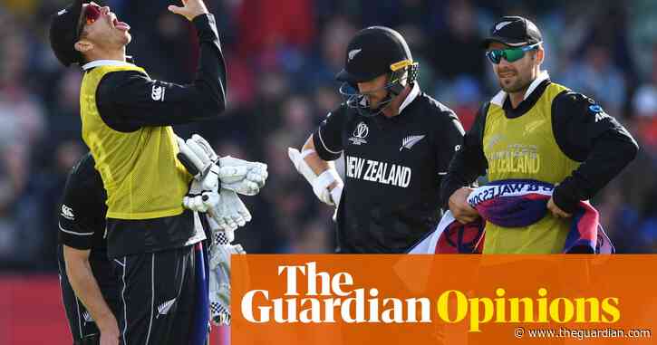 Being 12th man: a time when your prime cricketing skills are no longer required | Vic Marks