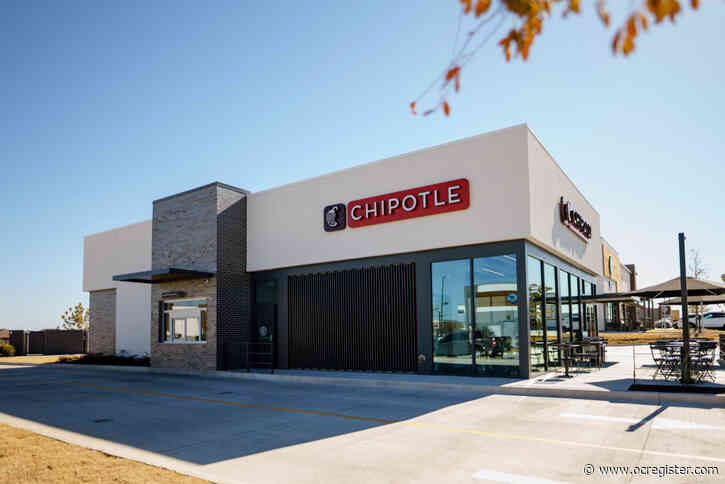 Life in the Chipotlane? Chipotle opens new restaurants with contactless pickup lanes
