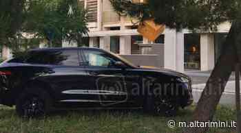 Parcheggio selvaggio nell'erba a San Giuliano Mare: la denuncia di una lettrice - AltaRimini